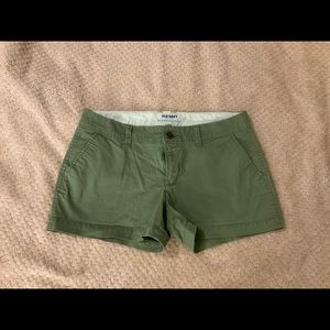 Old Navy green shorts size 6